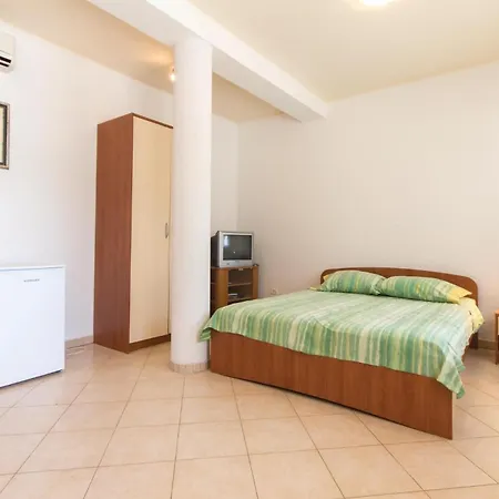Stunning Home In Pula With Outdoor Swimming Pool * Pula