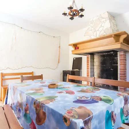 Stunning Home In Pula With Outdoor Swimming Pool * Pula