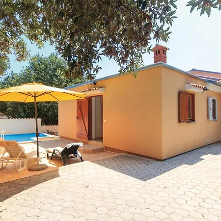 Stunning Home In Pula With Outdoor Swimming Pool Holiday home