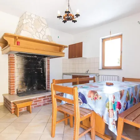 Holiday Home Kucine III * Pola