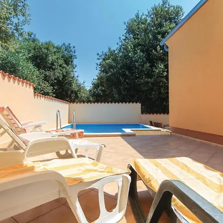 Holiday home Stunning Home In Pula With Outdoor Swimming Pool