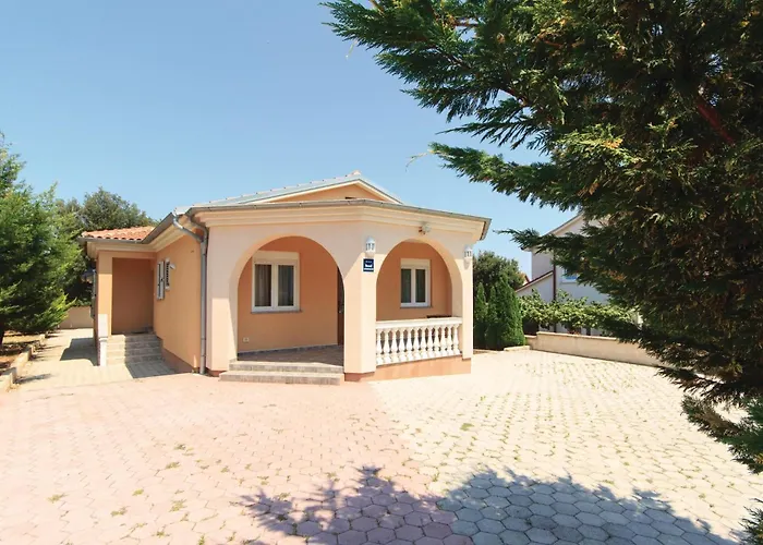 Dom wakacyjny Kucine Iii