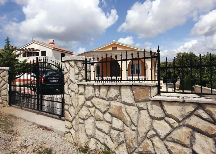 Dom wakacyjny Kucine Iii *